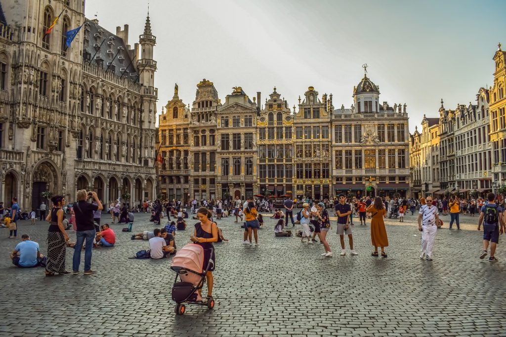 scherm onder vuist België populairder dan Nederland om in te werken (maar Amsterdam is wel  weer erg geliefd) - Werf&