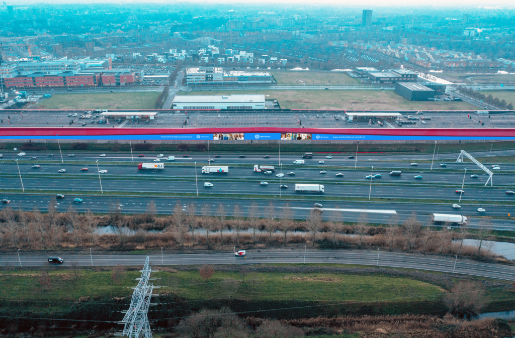 Hoe het Utrechtse UMC de bekende ‘The Wall’ langs de A2 overnam