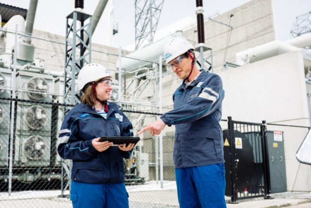 De wereld verandert voortdurend. En daarom vraagt energieleverancier ENGIE in zijn nieuwe campagne zijn doelgroep juist om even stil te staan. Klinkt tegenstrijdig? De makers leggen het graag uit. Aan de hand van de Mannequin Challenge.