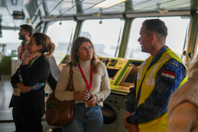 Zo'n 150 recruitmentmanagers reisden woensdag af naar Den Helder, waar ze aan boord van Zr. Ms. Karel Doorman welkom werden geheten.