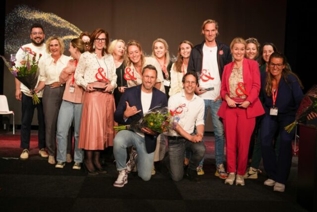 Heb jij het afgelopen jaar iets bijzonders gedaan dat het hele vakgebied inspireert? Stuur jouw case dan nu in voor een Werf& Award, en wie weet staat jouw organisatie dan 15 mei op het podium, bij de tiende editie van deze felbegeerde prijs.