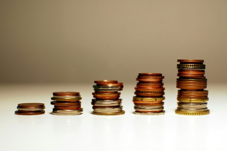 Reële loongroei steeds verder onder druk, nu inflatie net zo hard stijgt als cao-lonen